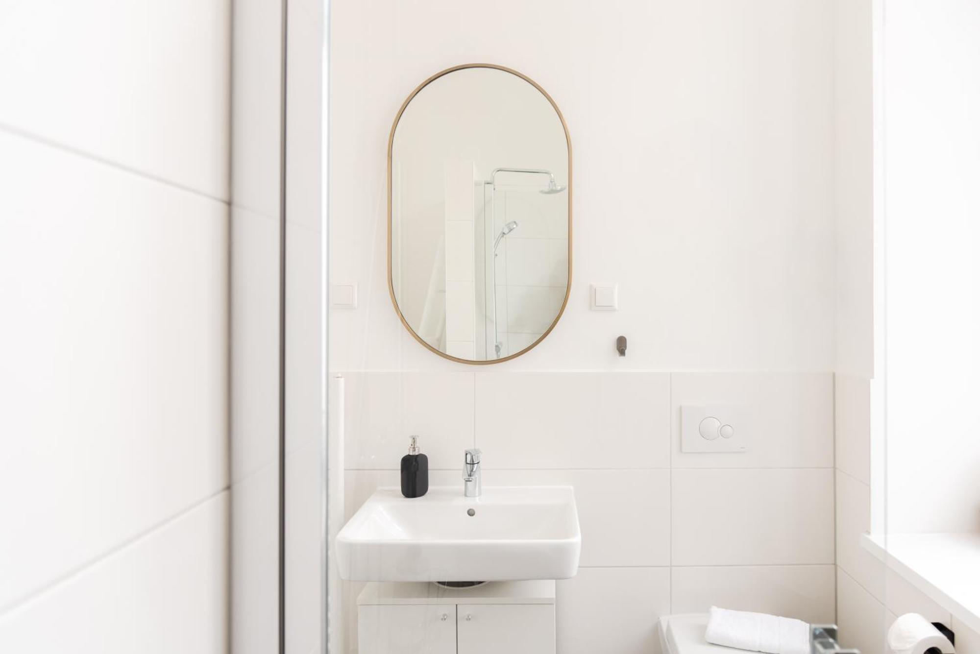 Exklusive Luxus-unterkunft In Mitte: 2 Apartments, 130m², Designer-moebel, Co2 Neutrale Reinigung Apartamento *