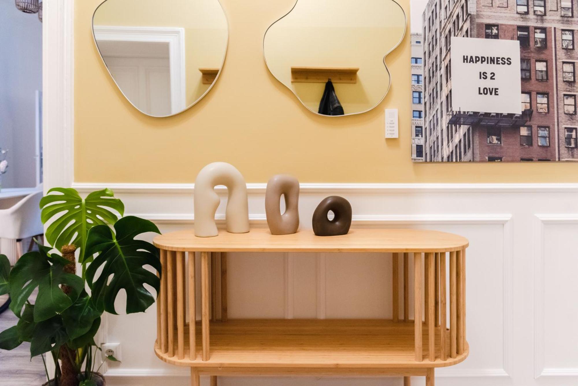 Apartamento Exklusive Luxus-unterkunft In Mitte: 2 Apartments, 130m², Designer-moebel, Co2 Neutrale Reinigung *