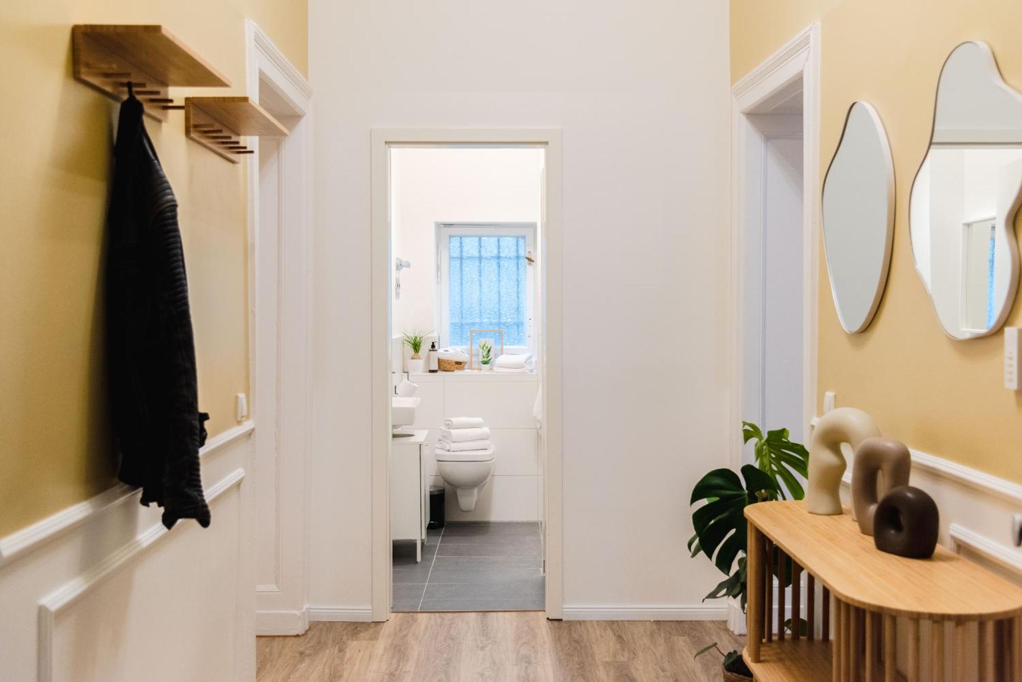 Apartamento Exklusive Luxus-unterkunft In Mitte: 2 Apartments, 130m², Designer-moebel, Co2 Neutrale Reinigung Berlim
